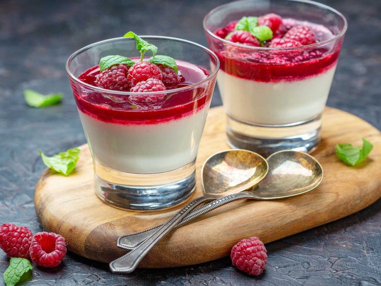 Média réf. 370 (2/3): Assortiment de panna cotta et ses gelées fruitées 